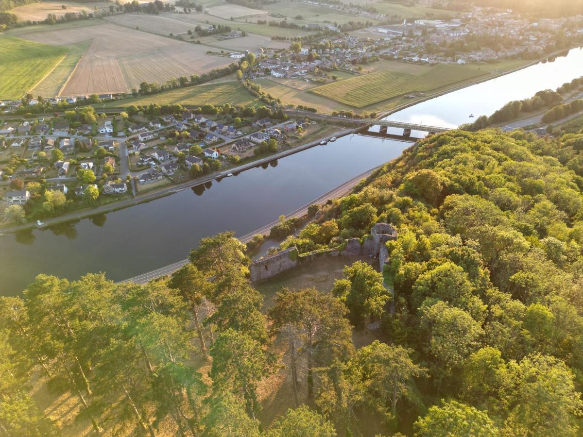 Aux Berges Du Bocq Βίλα Yvoir Εξωτερικό φωτογραφία